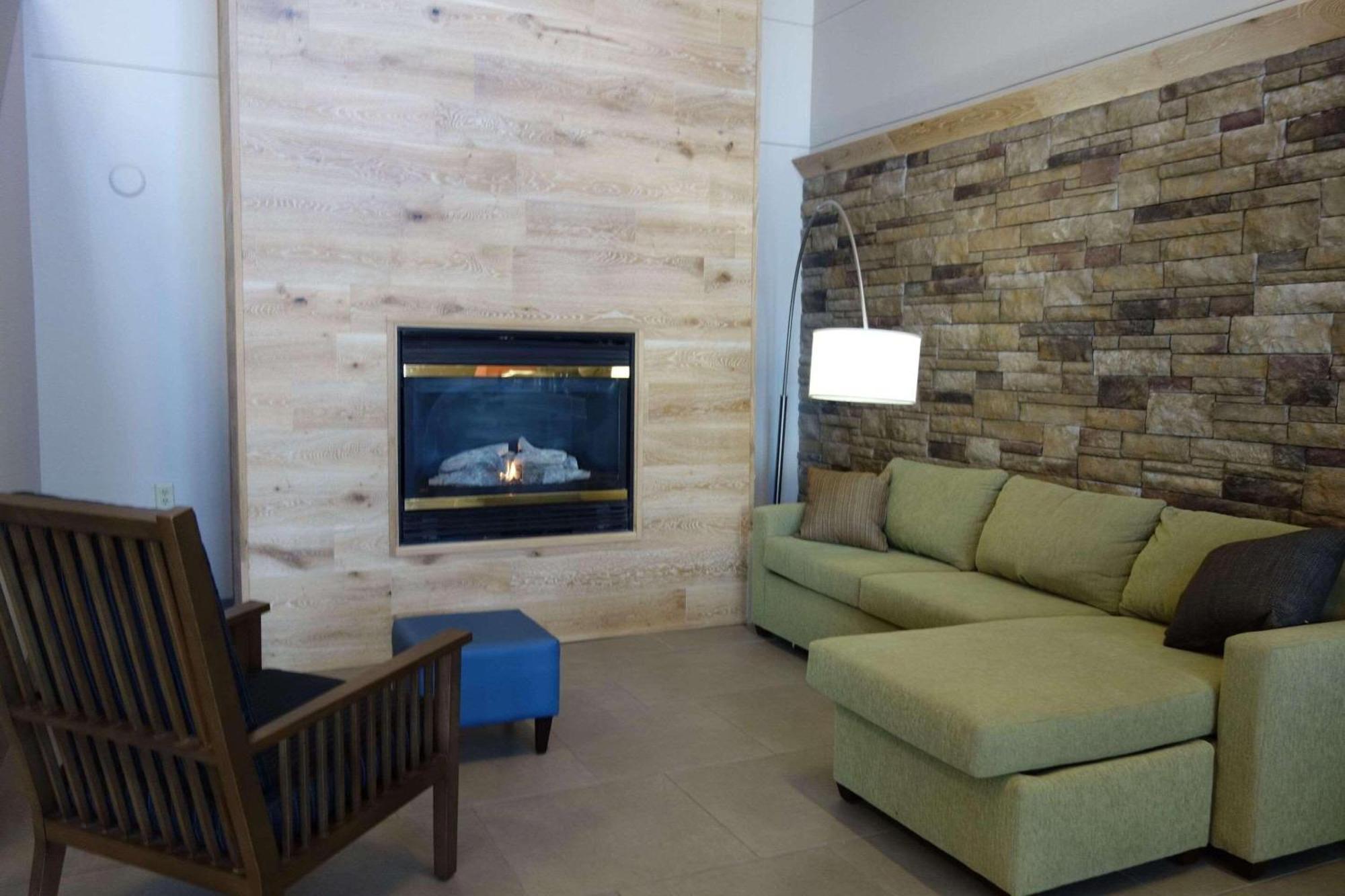 Country Inn & Suites By Radisson, Mason City, Ia Εξωτερικό φωτογραφία