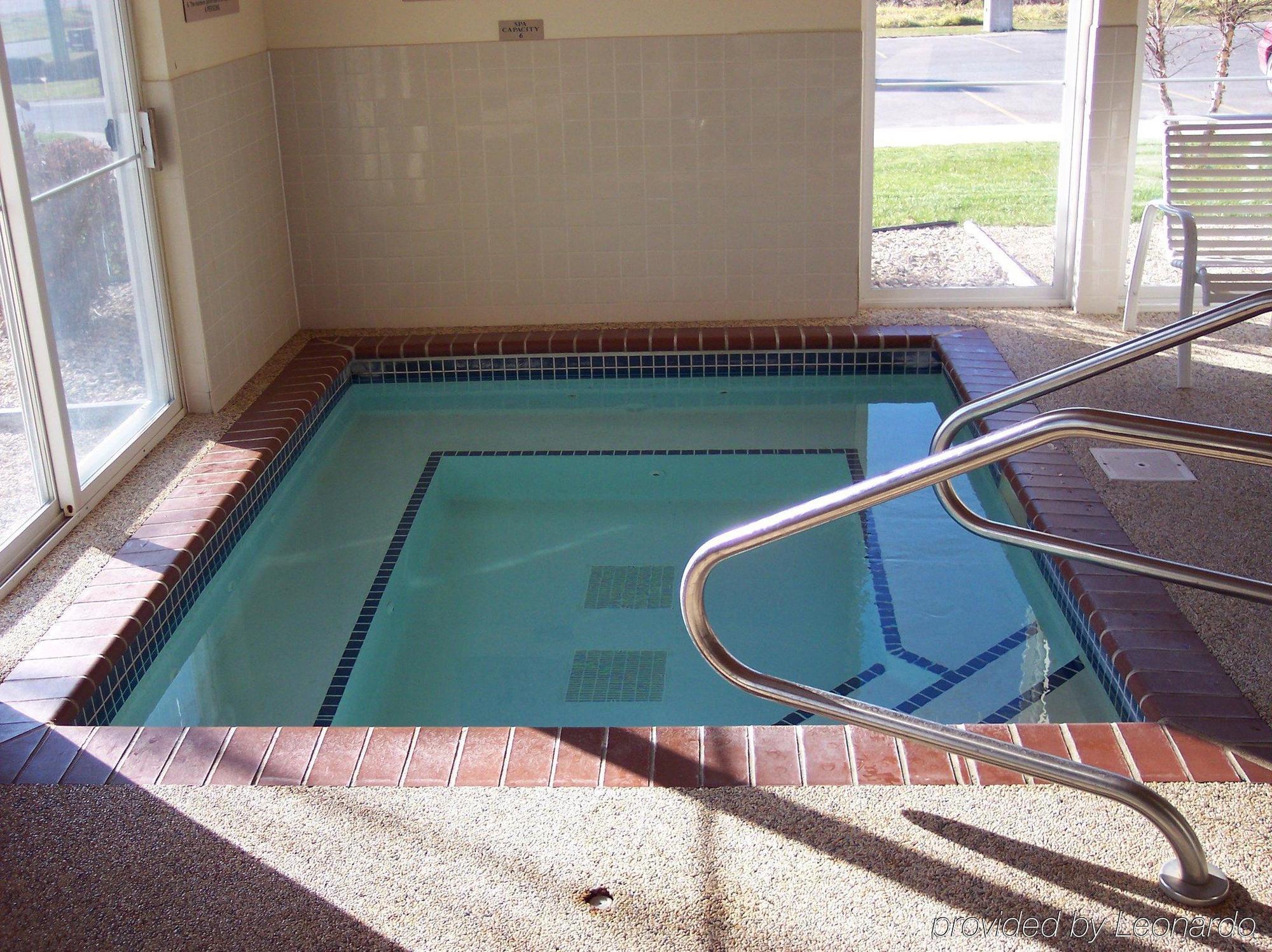 Country Inn & Suites By Radisson, Mason City, Ia Εξωτερικό φωτογραφία