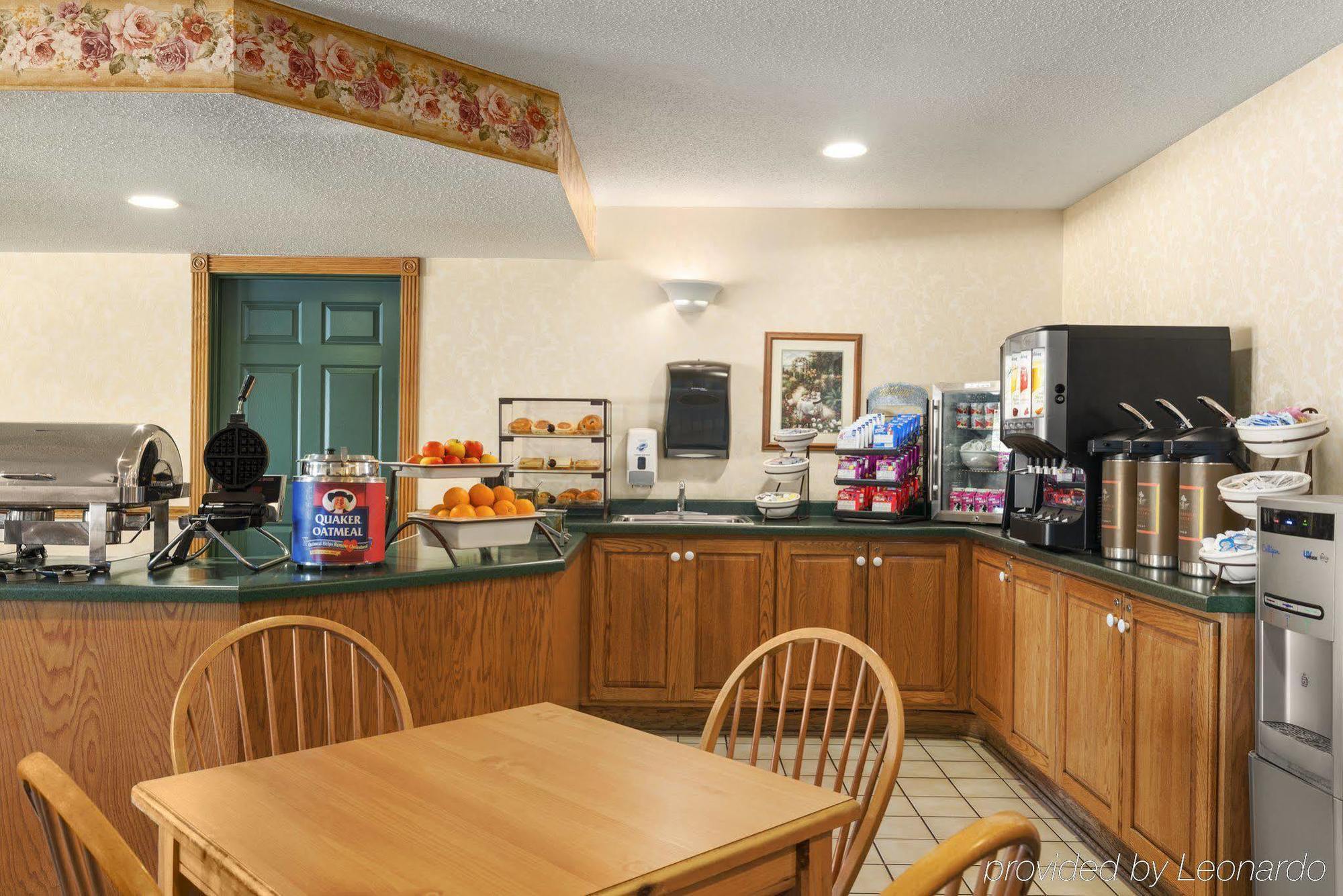 Country Inn & Suites By Radisson, Mason City, Ia Εξωτερικό φωτογραφία