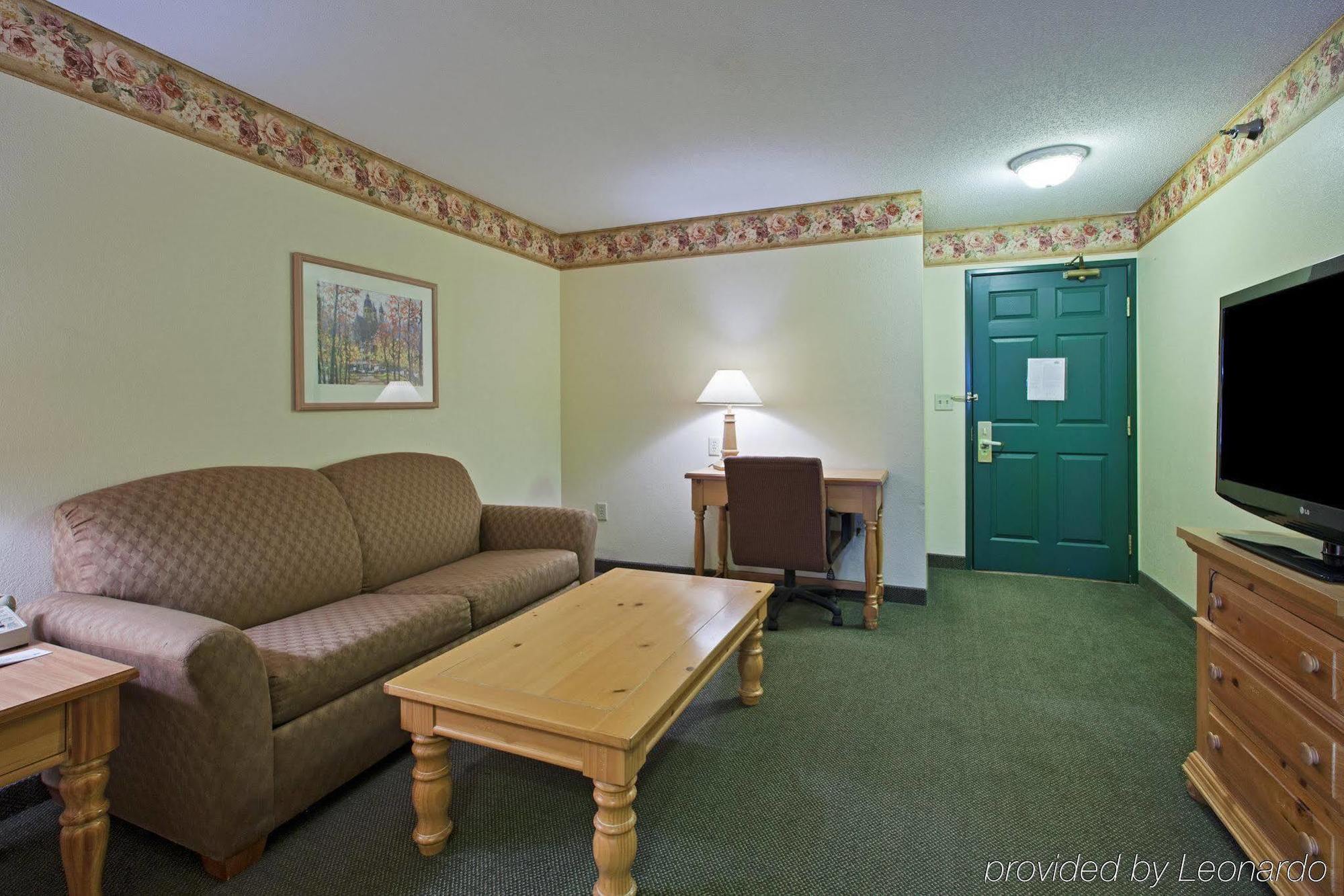 Country Inn & Suites By Radisson, Mason City, Ia Δωμάτιο φωτογραφία