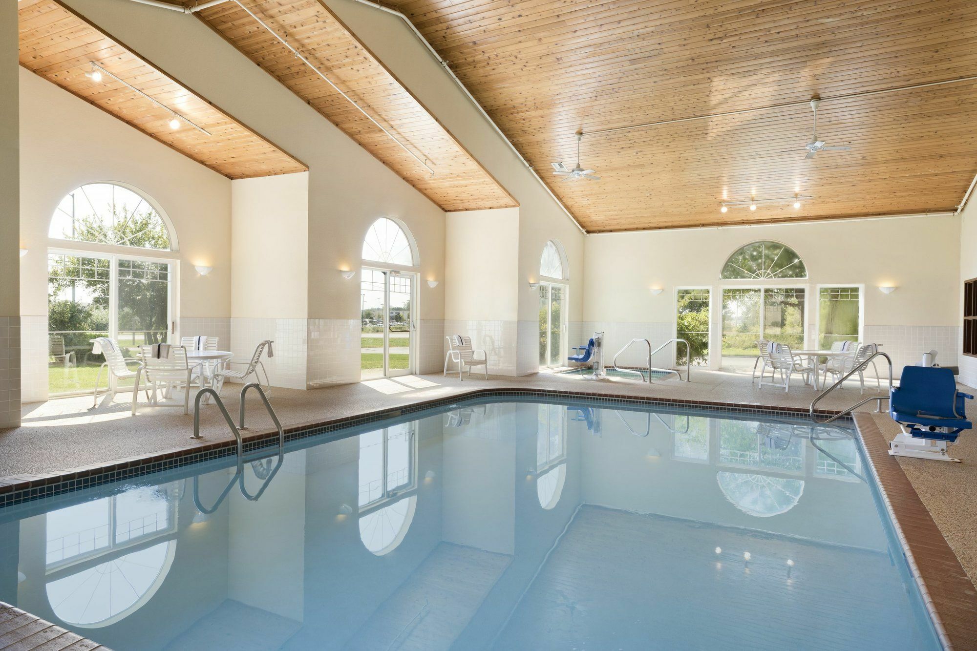 Country Inn & Suites By Radisson, Mason City, Ia Εξωτερικό φωτογραφία